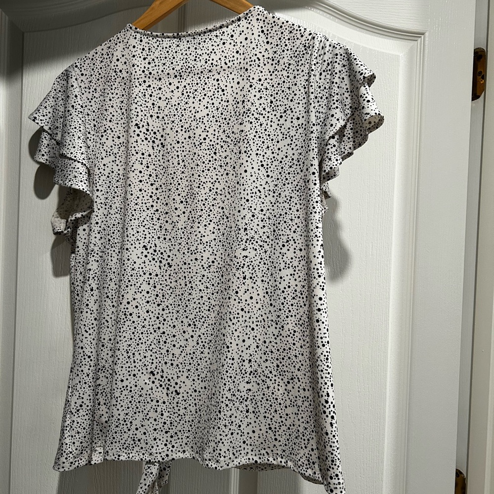 Lot of four  Women’s summer/spring tops - all size large. - Picture 4 of 16